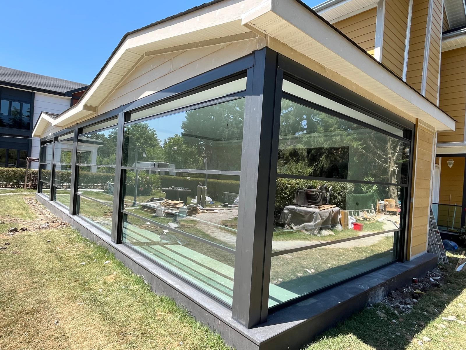 Kış Bahçesi Ve Giyotin 83